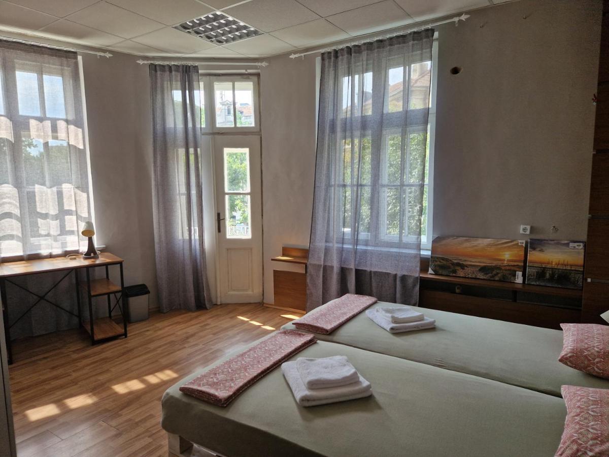 Lambo'S Corner Varna - Guest Rooms Ngoại thất bức ảnh
