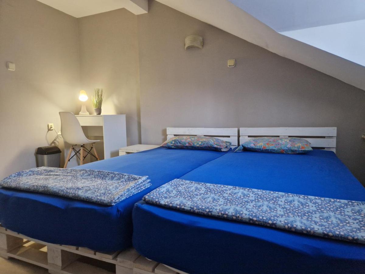 Lambo'S Corner Varna - Guest Rooms Ngoại thất bức ảnh