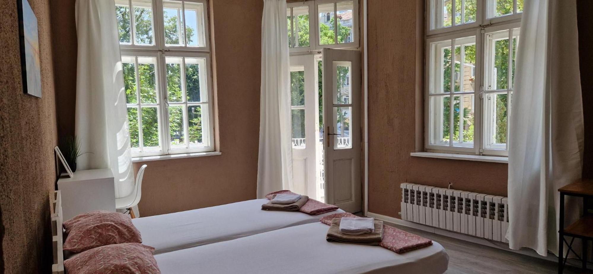 Lambo'S Corner Varna - Guest Rooms Ngoại thất bức ảnh